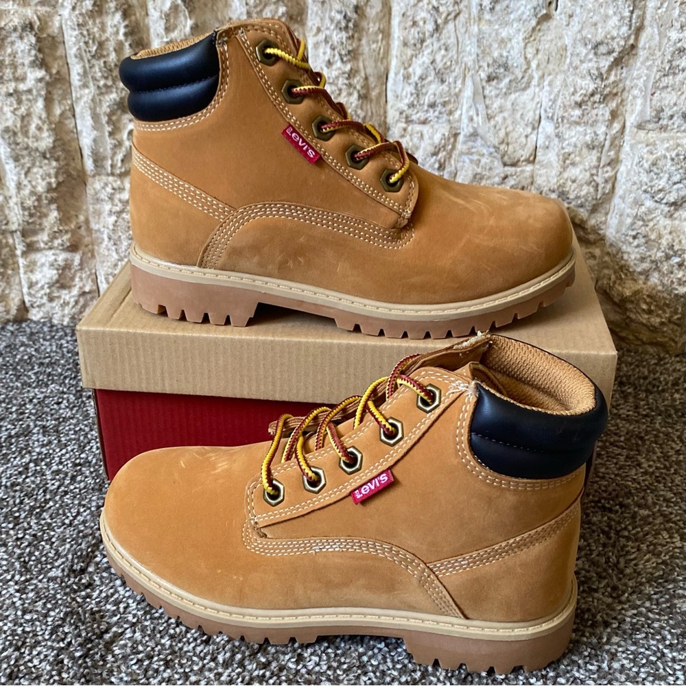 LEVI’S Wheat Brown High Top Boots (Size: Kids 1.5) NWT